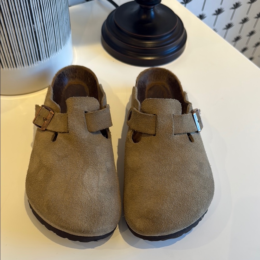 Women’s Birkenstock Bostons Size 38